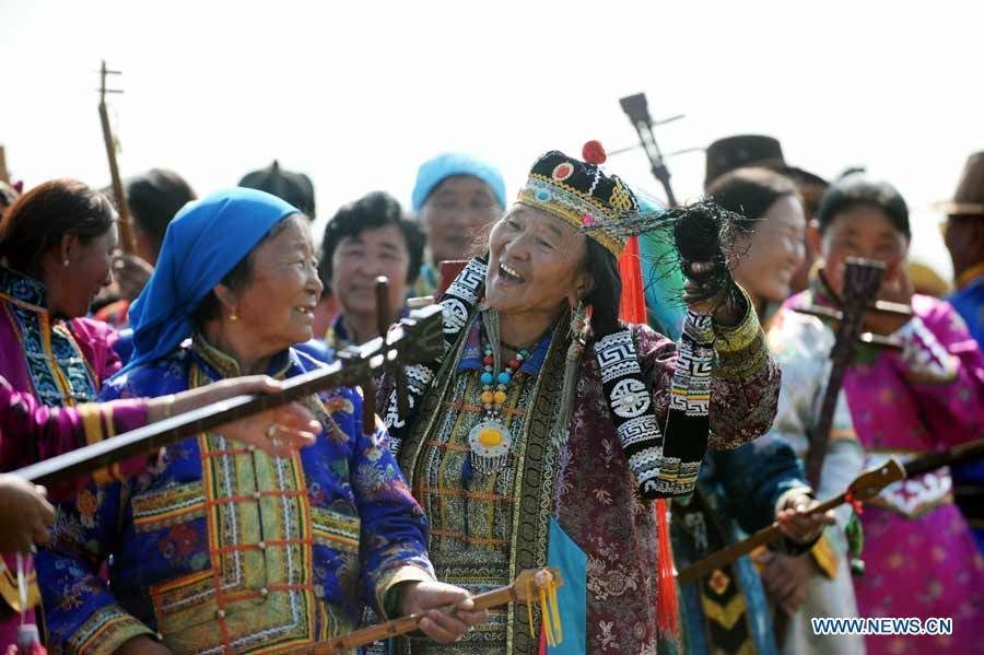 Фестиваль 'Наадам' в монгольском автономном уезде Хобоксар