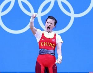 /Олимпиада-2012/ Китаянка Ван Минцзюань завоевала золото в соревнованиях по поднятию тяжестей среди женщин в весовой категории до 48 км на лондонской Олимпиаде 
