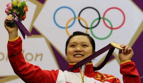 /Олимпиада-2012/ Китайская спортсменка завоевала 'золото' в стрельбе из пневматического пистолета с 10 м