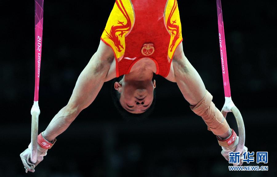 30 июля мужская сборная Китая по спортивной гимнастике завоевала золотую награду в командных соревнованиях в Лондоне, защитив титул олимпийского чемпиона.