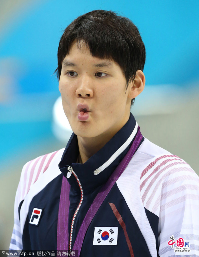(Олимпиада-2012) Пак Тхэ Хван делает гримасы