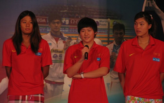Китаянке Е Шивэнь - еще только 16 лет. Еще до Олимпиады-2012 она стала известной, называясь феноменом, рожденном в 90-х.