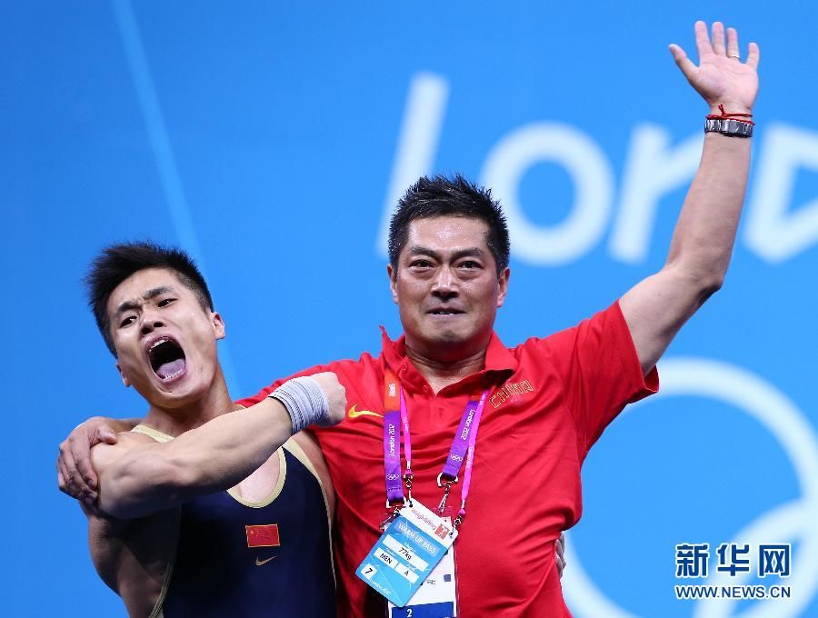 Китайский тяжелоатлет Люй Сяоцзюнь побил мировой рекорд в весовой категории до 77 кг на лондонской Олимпиаде 