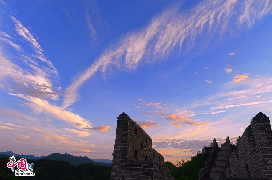 Величественный участок Великой китайской стены Цзиньшаньлин
