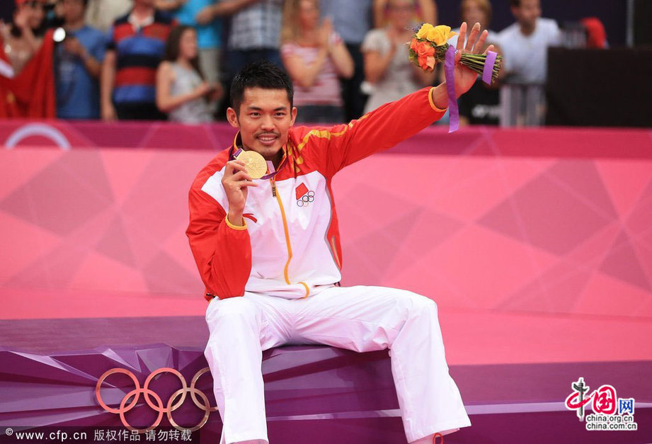 Китаец Линь Дань стал чемпионом Олимпиады в Лондоне в мужском турнире по бадминтону в одиночном разряде, обыграв в финале Ли Чун Вэя из Малайзии со счетом 15:21, 21:10, 21:19.