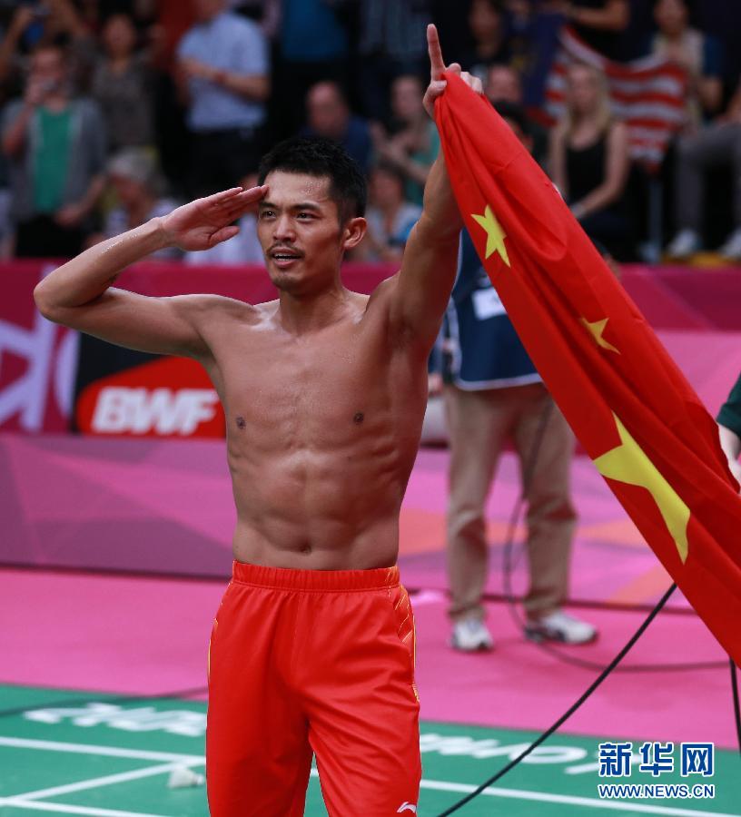 Китаец Линь Дань стал чемпионом Олимпиады в Лондоне в мужском турнире по бадминтону в одиночном разряде, обыграв в финале Ли Чун Вэя из Малайзии со счетом 15:21, 21:10, 21:19.