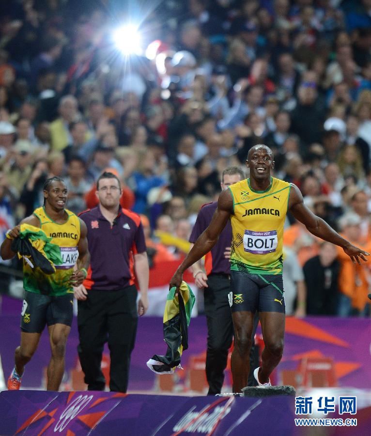 Ямайский легкоатлет Усэйн Болт защитил титул олимпийского чемпиона в Лондоне в беге на 100 м с результатом 9,63 секунды.
