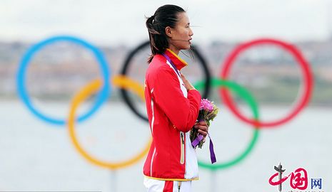 Китайская яхтсменка Сюй Лицзя завоевала 'золото' в медальной гонке в классе 'Лазер-радиал' на Олимпиаде