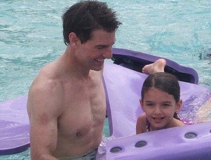 Новые фотографии Тома Круза и его дочь