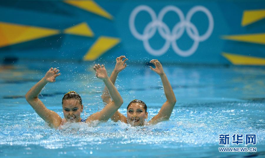 Китайский дуэт -- Хуан Сюечэнь и Лю Оу -- завоевал бронзовые медали на Олимпиаде в Лондоне в синхронном плавании с результатом 192,870 балла. Впервые китайские синхронистки удостоены олимпийских наград.
