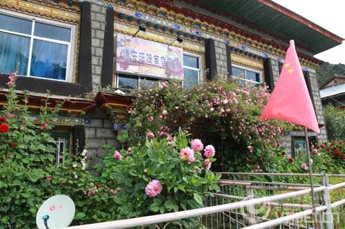 Новый облик Тибета: село Апэй в районе Линьчжи