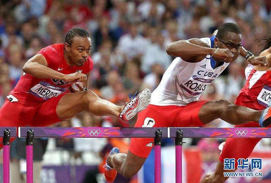 Американский спортсмен Ариес Меррит стал олимпийским чемпионом в беге на 110 м с барьерами. В финале он показал результат 12,92 секунды.