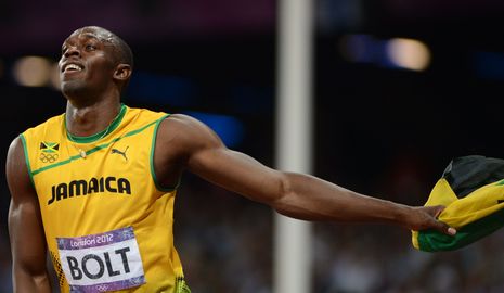 Ямайский легкоатлет Усэйн Болт завоевал 'золото' Олимпиады в Лондоне в беге на 200 м