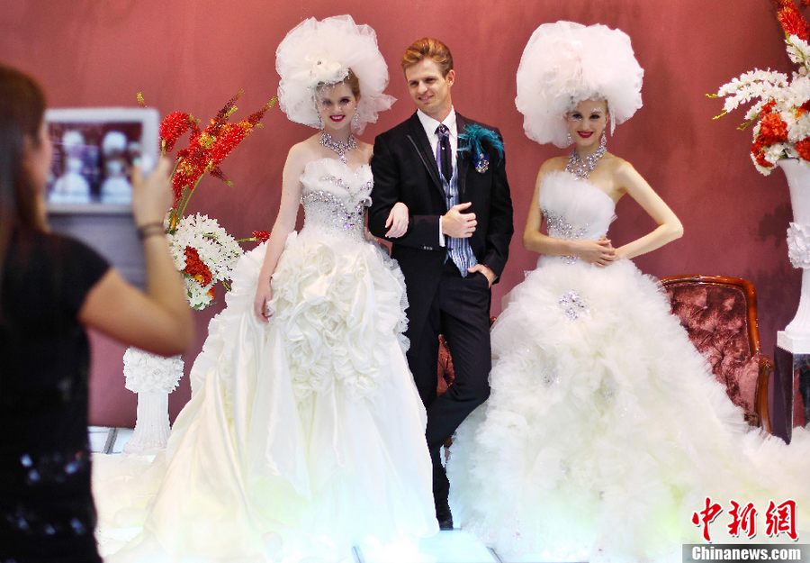 Привлекательные иностранные модели на Свадебной выставке в Нанкине 
