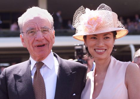 Жены и подруги богатейших мужчин мира