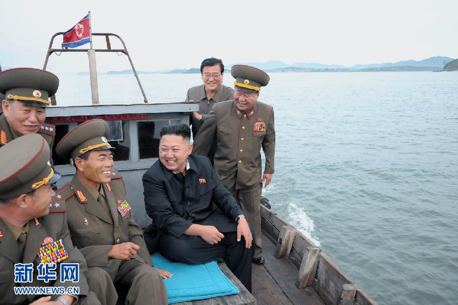ЦТАК в субботу сообщило, что руководитель КНДР Ким Чен Ын во время инспекции оборонительного отряда на самом южном острове страны приказал Корейской народной армии нанести по противнику ответные сокрушительные удары.