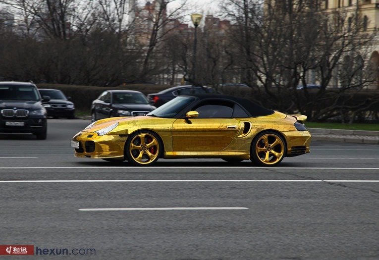 Смешные снимки о шокирующих золотистых легких автомобилях