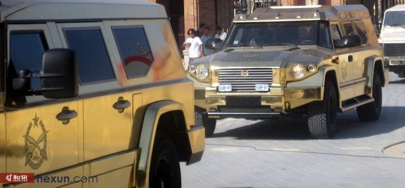 Смешные снимки о шокирующих золотистых легких автомобилях