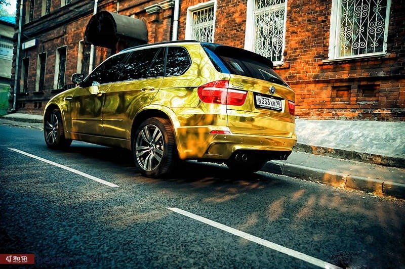 Смешные снимки о шокирующих золотистых легких автомобилях