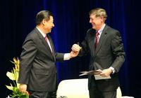 Заместитель председателя КНР Си Цзиньпин помог Роберту Уильямсу поднять очки