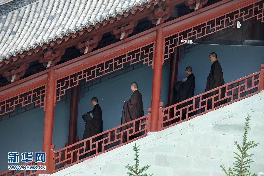 Самый большой в Китае буддийский институт для женщин