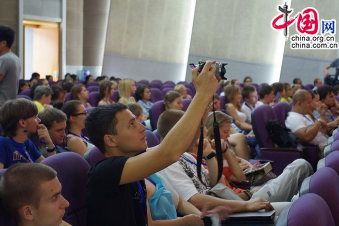 150 студентов МГУ побывали на лекции в Пекинском университете