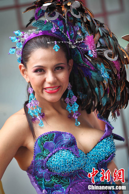Участницы конкурса красоты «Мисс Туризм мира» в традиционных нарядах 2