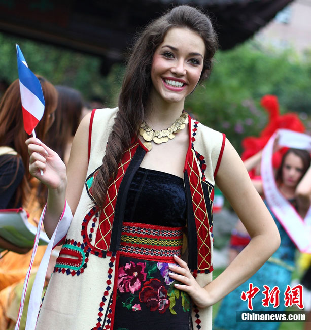 Участницы конкурса красоты «Мисс Туризм мира» в традиционных нарядах 3