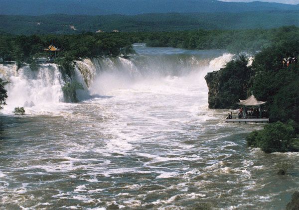 Достопримечательность г. Муданьцзян – водопад Дяошуйлоу 