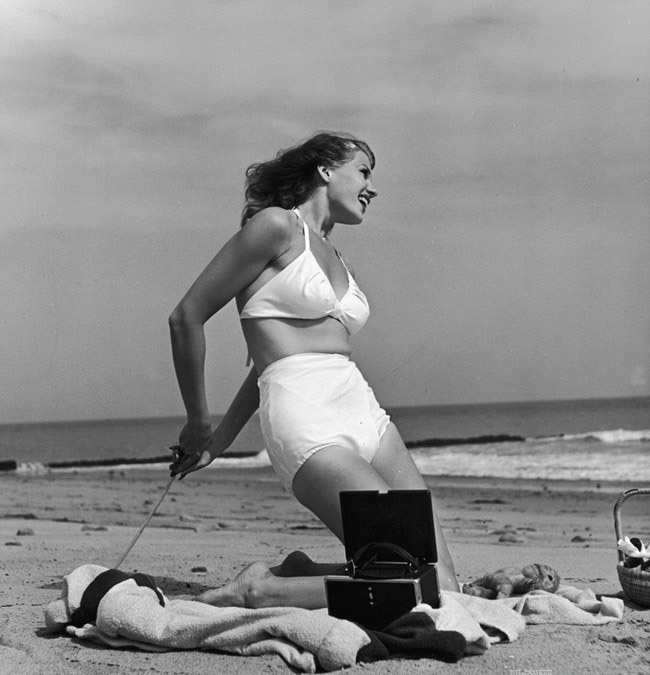 Самые классические фотографии «Девушки в бикини»14