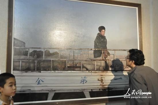 «Цветной Шелковый Путь»: выставка произведений известных современных китайских художников открылась в Синьцзяне