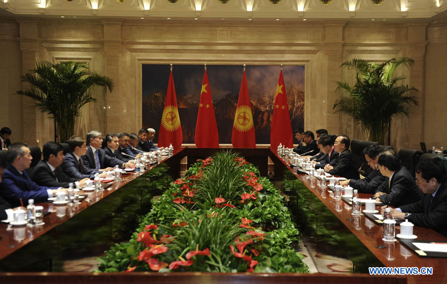 Вэнь Цзябао встретился с президентом Кыргызстана А. Атамбаевым2