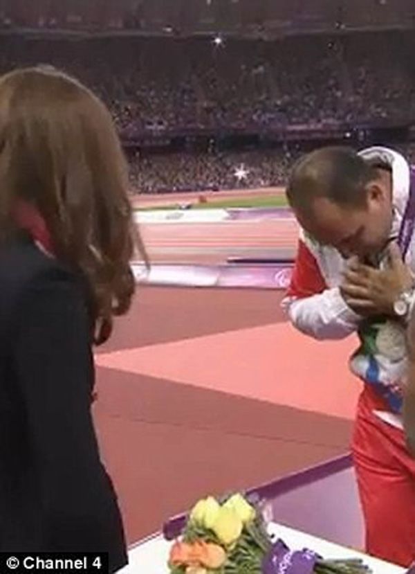 (Паралимпиада-2012)Иранский спортсмен отказался от рукопожания с принцессой