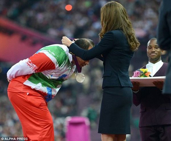 (Паралимпиада-2012)Иранский спортсмен отказался от рукопожания с принцессой