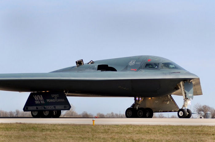 Cтратегический бомбардировщик Нортроп B-2 «Спирит»