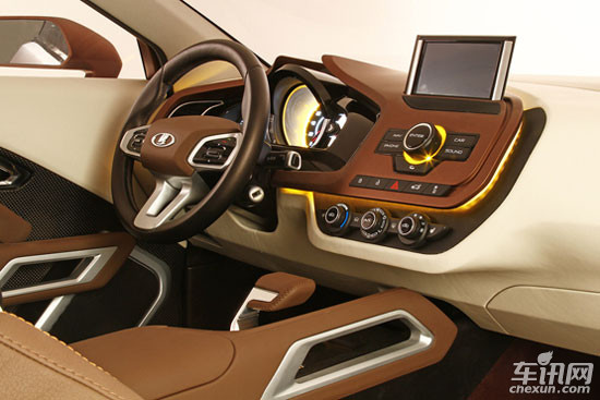 На Московском международном автосалоне-2012 был представлен концепт-кар Лада xray. Ожидается, что он будет запущен в 2015 году.