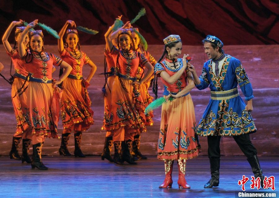 Национальные песни и пляски «Красивый Синьцзян» украсили Вторую ярмарку «Китай-Евразия»