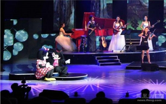 Ким Чен Ын организовал северокорейскую группу «Girls' Generation» 8