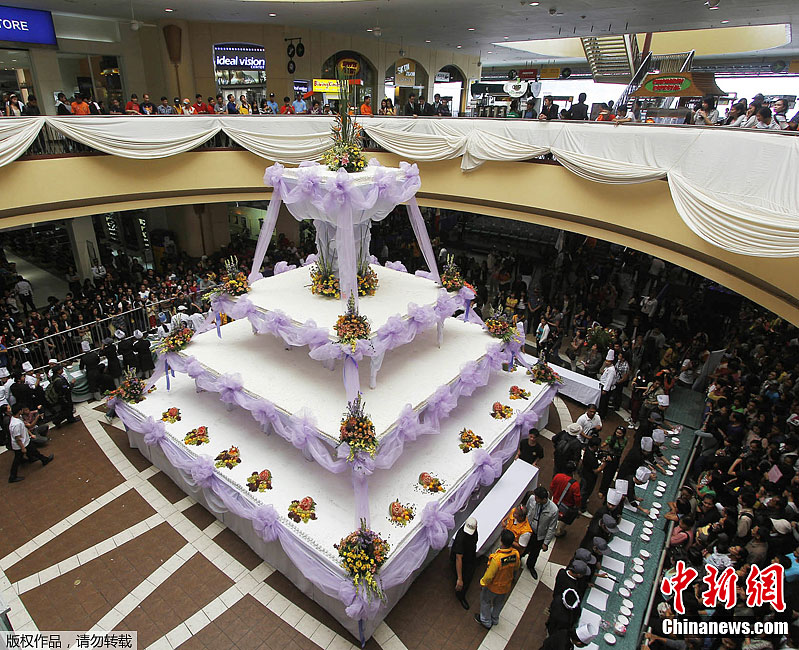 Фото: Гигантский шоколадный свадебный торт весом 5 тонн в Филиппинах