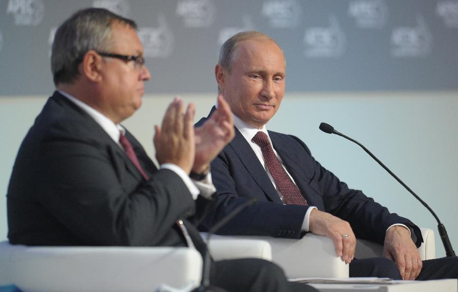 Торговый оборот России с Китаем в ближайшее время приблизится к 100 млрд долларов в год -- В. Путин