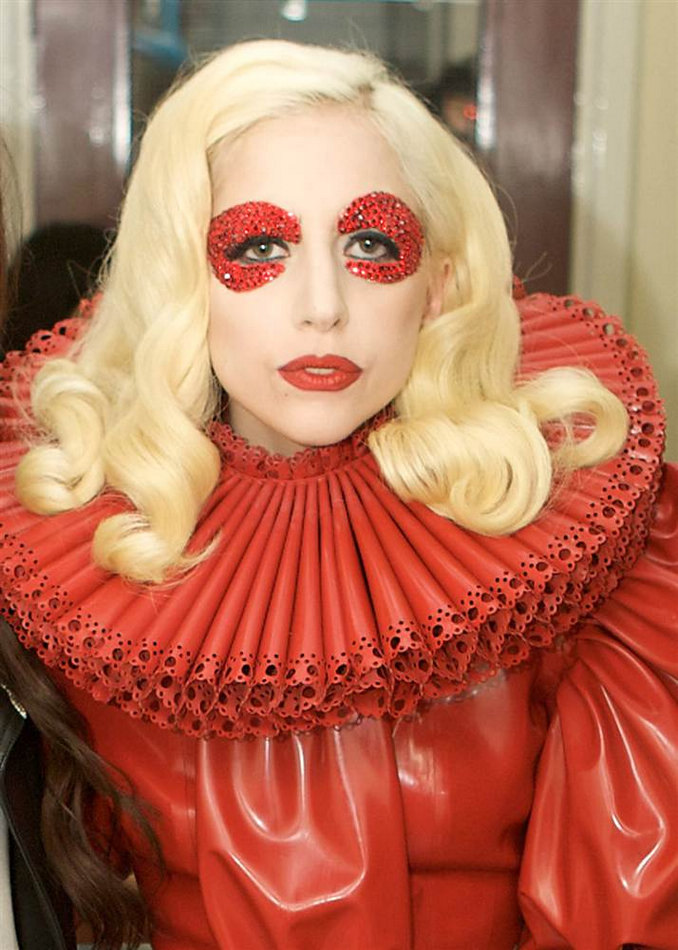 Круто! Модные прически Леди Гага
