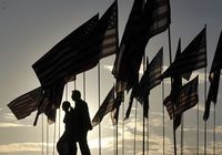 3000 американских флагов вставили в Лос-Анджелесе в память о жертвах терактов 11 сентября