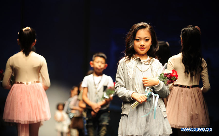 10 сентября на 23-м Даляньском фестивале моды состоялся показ детской одежды, основным лейтмотивом которого стало радостное, беззаботное и романтическое детство. 