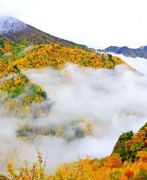 Красивые сентябрьские пейзажи в горах Улиншань