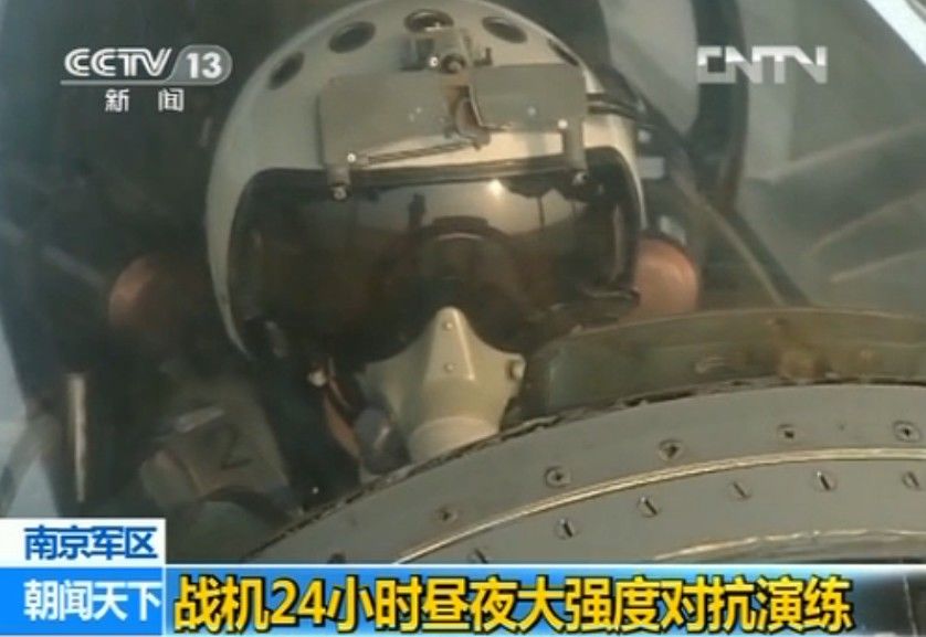 Истребители ВВС Китая круглосудочно совершили двусторонние тренировки