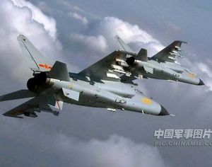 Летные учения на малых высотах китайских ВВС в городе Цзинань