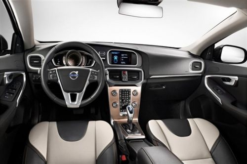 VOLVO V40 Cross Country будет представлен на Парижском автосалоне 2012.