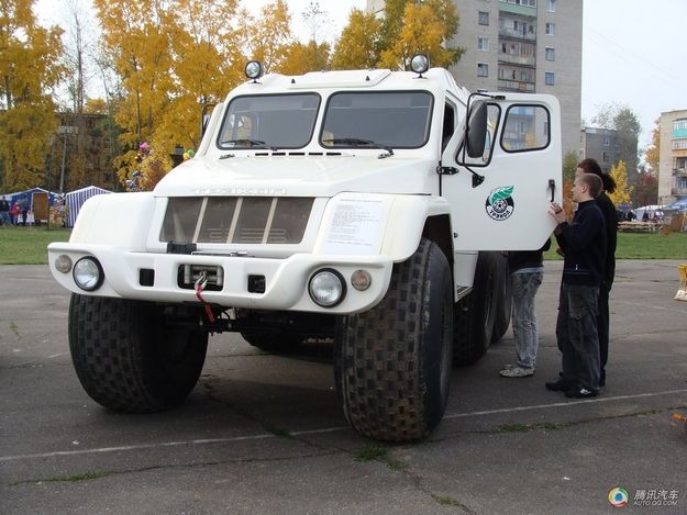 Демонстрация нового вездехода «Тrekol»