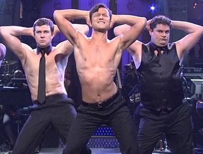 Фото: Джозеф Гордон-Левитт танцует стриптиз в передаче Saturday Night Live