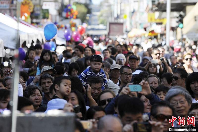 Китайцы в Сан – Франциско торжественно встречают Праздник Середины осени